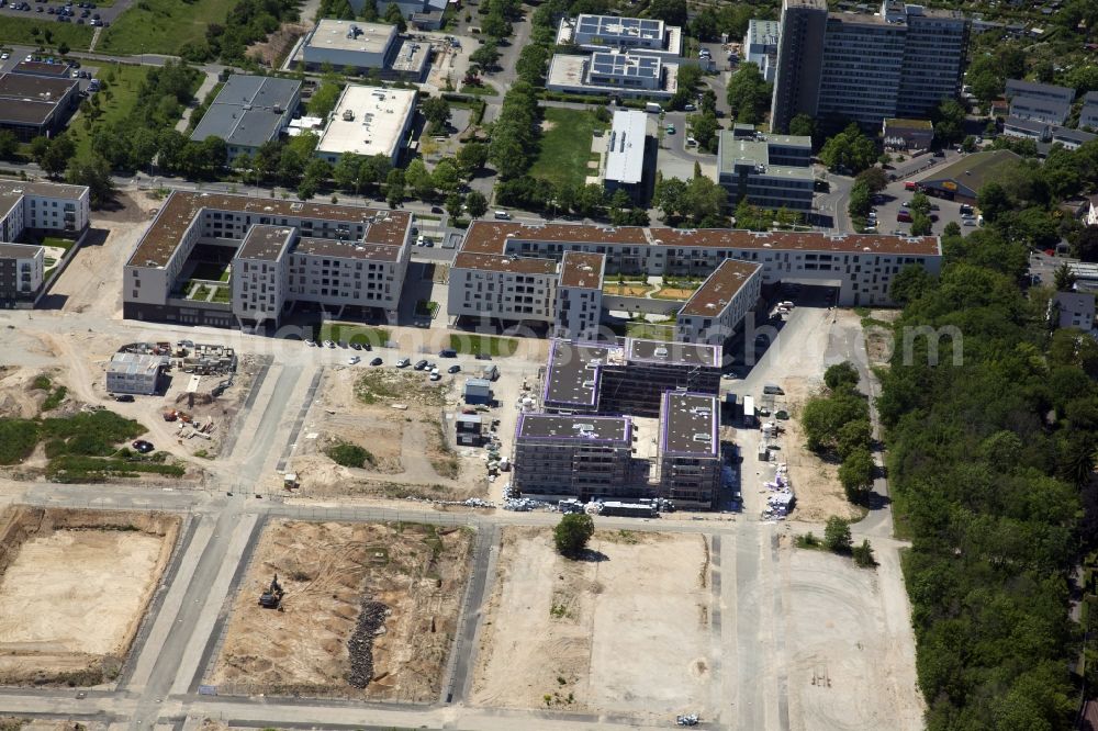 Mainz from the bird's eye view: Residential construction site with multi-family housing development- on the Heiligkreuz-Viertel in the district Weisenau in Mainz in the state Rhineland-Palatinate, Germany