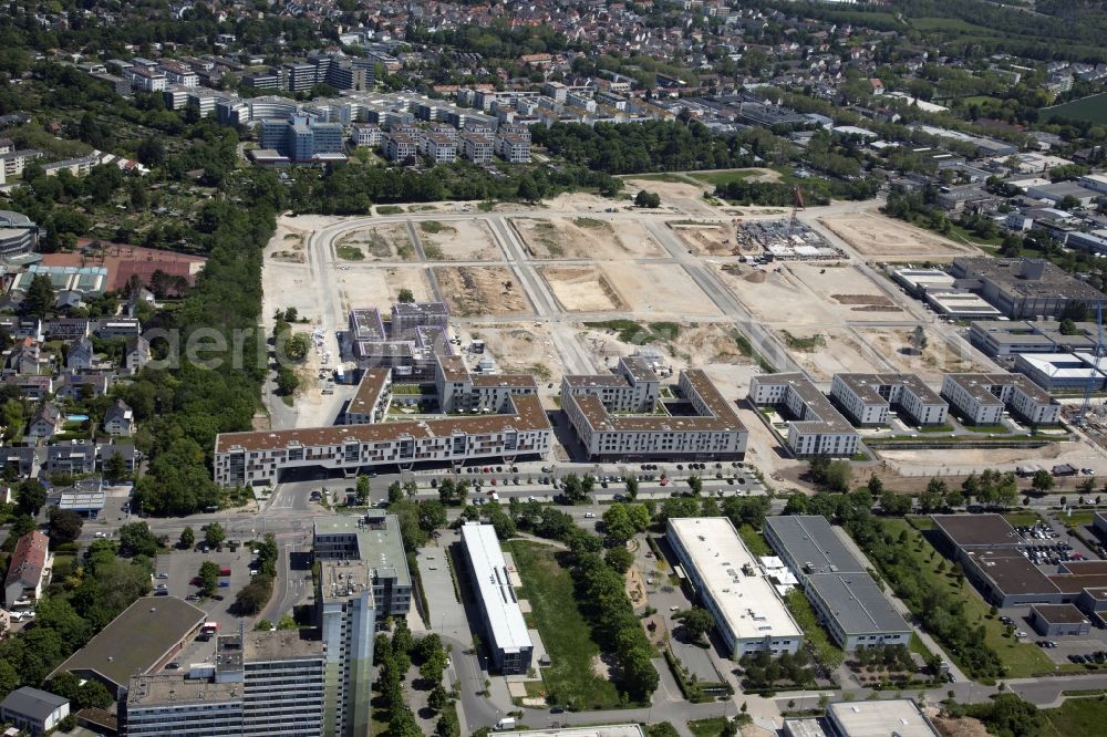 Mainz from above - Residential construction site with multi-family housing development- on the Heiligkreuz-Viertel in the district Weisenau in Mainz in the state Rhineland-Palatinate, Germany