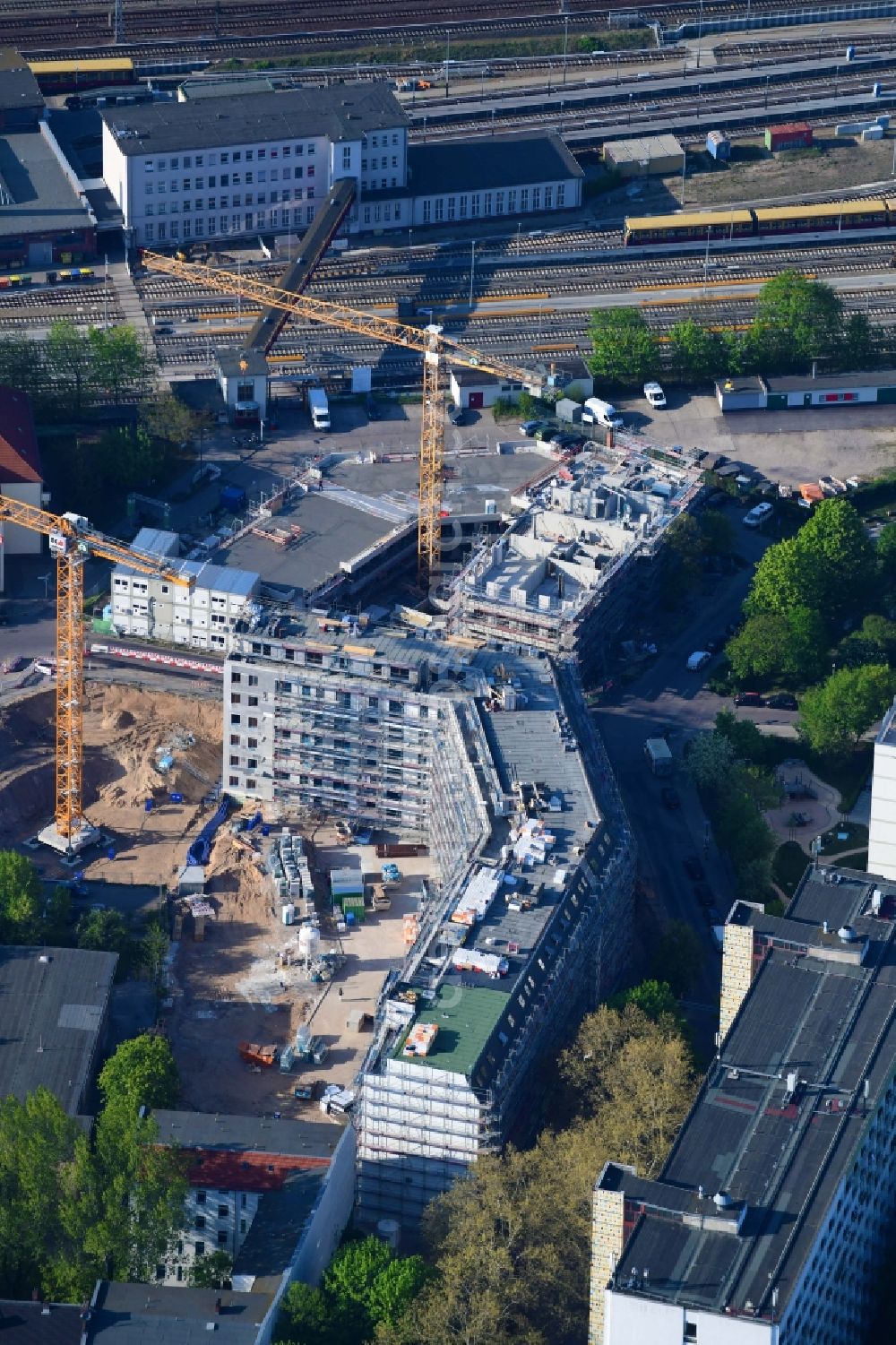 Berlin from the bird's eye view: Residential construction site with multi-family housing development- on the Rosenfelder Ring corner Skandinavische Strasse in the district Lichtenberg in Berlin, Germany