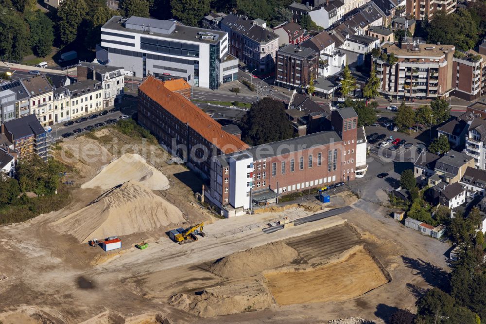 Aerial image Mönchengladbach - Residential construction site with multi-family housing development- Maria-Hilf-Terrassen on street Sandradstrasse in the district Gladbach in Moenchengladbach in the state North Rhine-Westphalia, Germany