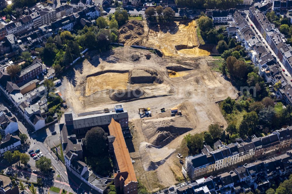 Aerial photograph Mönchengladbach - Residential construction site with multi-family housing development- Maria-Hilf-Terrassen on street Sandradstrasse in the district Gladbach in Moenchengladbach in the state North Rhine-Westphalia, Germany