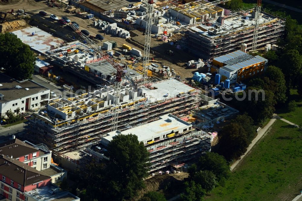 Berlin from the bird's eye view: Residential construction site with multi-family housing development- Am Maselakepark in the district Spandau Hakenfelde in Berlin, Germany