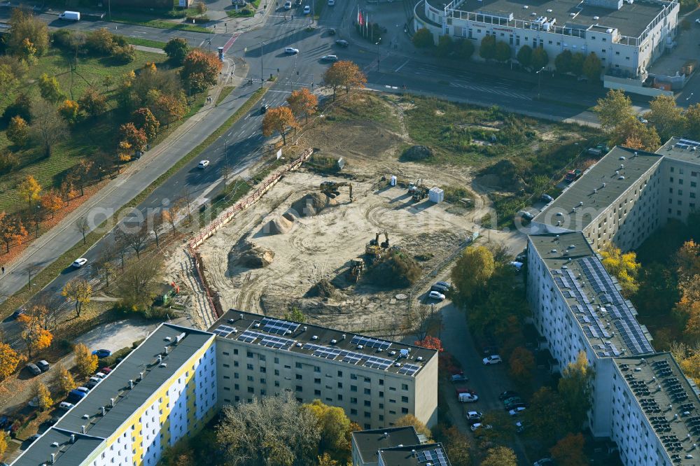 Berlin from the bird's eye view: Residential area construction site with multi-family housing development - new building on Hellersdorfer Strasse Cecilienstrasse - Ehm-Welk-Strasse in the district of Hellersdorf in Berlin, Germany