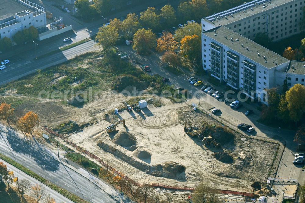 Aerial photograph Berlin - Residential area construction site with multi-family housing development - new building on Hellersdorfer Strasse Cecilienstrasse - Ehm-Welk-Strasse in the district of Hellersdorf in Berlin, Germany