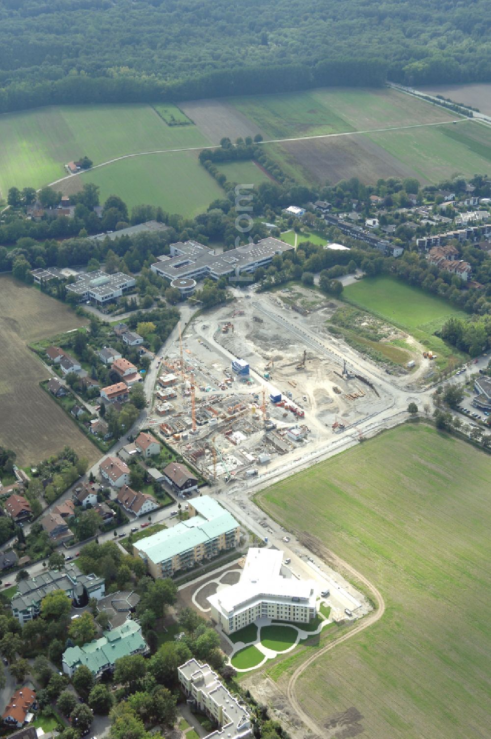 Aerial photograph Garching bei München - Residential construction site with multi-family housing development- Professor-Angermair-Ring corner Muehlfeldweg in Garching bei Muenchen in the state Bavaria, Germany