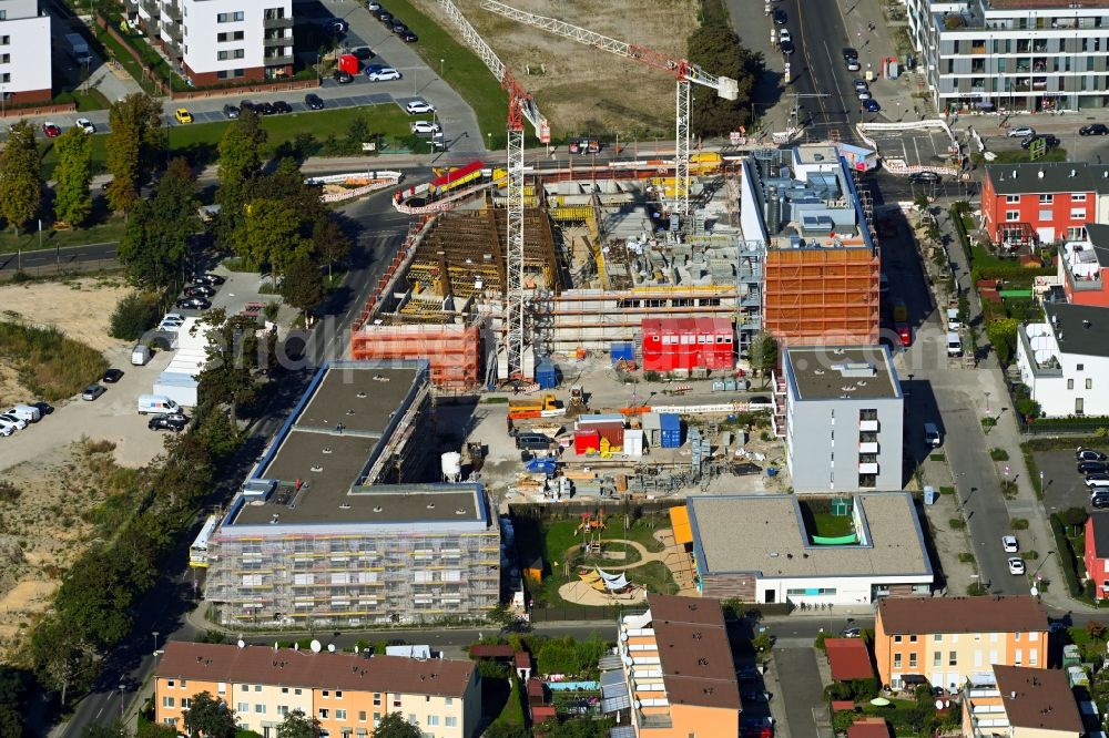 Berlin from the bird's eye view: Residential construction site with multi-family housing development- of the project WATERKANT on Rhenaniastrasse - Dabelowseestrasse - Daumstrasse in Berlin, Germany