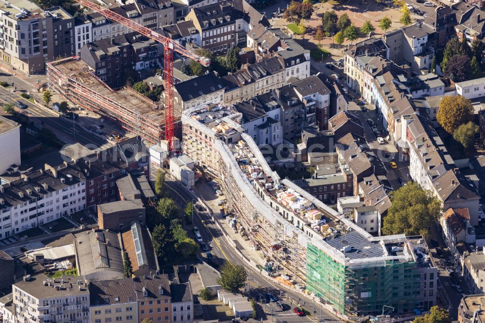 Mönchengladbach from the bird's eye view: Residential construction site with multi-family housing development- Schillerquartier on street Eickener Strasse in Moenchengladbach in the state North Rhine-Westphalia, Germany