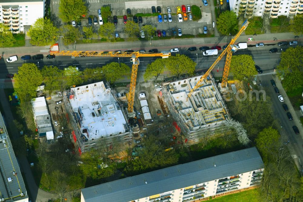 Berlin from above - Residential construction site with multi-family housing development- on the Sewanstrasse - Salzmannstrasse - Huronseestrasse in the district Lichtenberg in Berlin, Germany