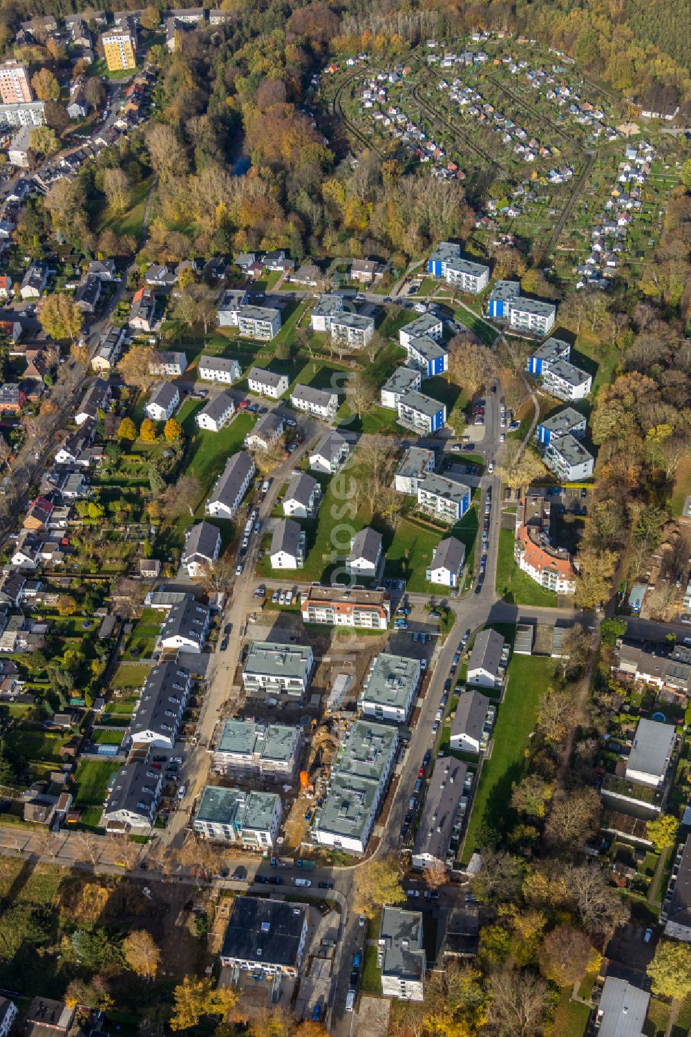 Bochum from the bird's eye view: Residential construction site with multi-family housing development- on the Sorpestrasse - Ederstrasse in Bochum in the state North Rhine-Westphalia, Germany