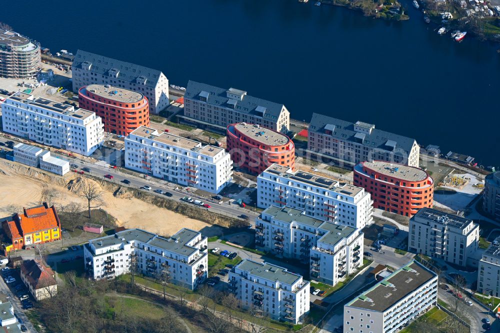 Berlin from the bird's eye view: Residential construction site with multi-family housing development - new building Speicherballett on Parkstrasse in the district of Spandau Hakenfelde in Berlin, Germany