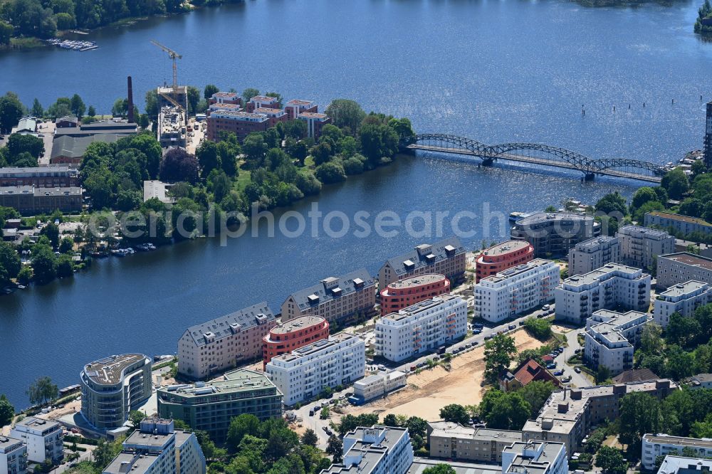 Aerial image Berlin - Residential construction site with multi-family housing development - new building Speicherballett on Parkstrasse in the district of Spandau Hakenfelde in Berlin, Germany