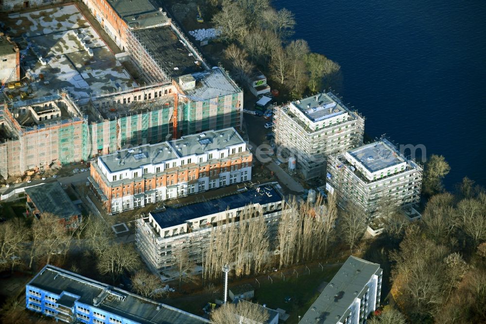 Aerial image Berlin - Residential construction site with multi-family housing development- on the Die Spindlertowers in the Wasserstadt Spindlersfeld on the shore of the Spree in the district Spindlersfeld in Berlin, Germany