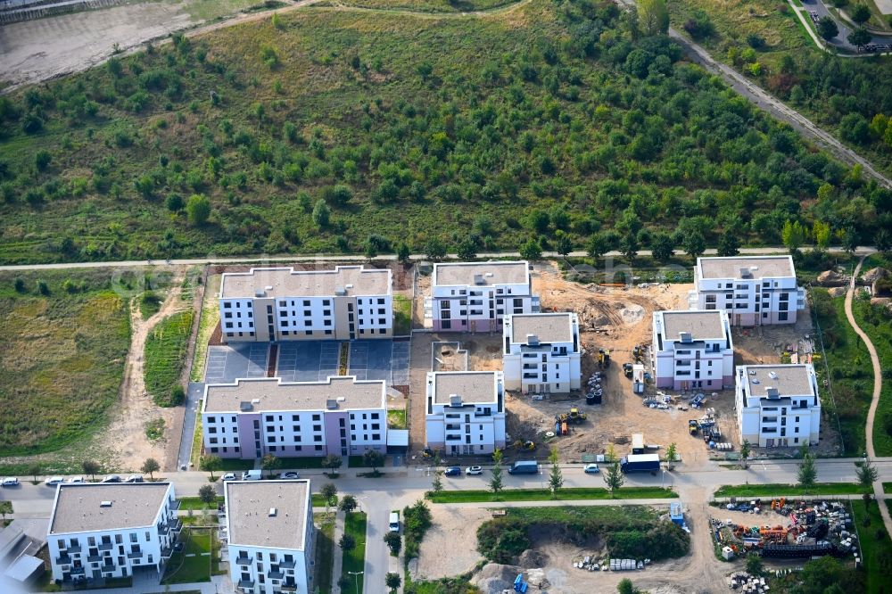 Schönefeld from above - Residential construction site with multi-family housing development- on the Stadthaeuser am Park on Alfred-Doeblin-Allee in Schoenefeld in the state Brandenburg, Germany