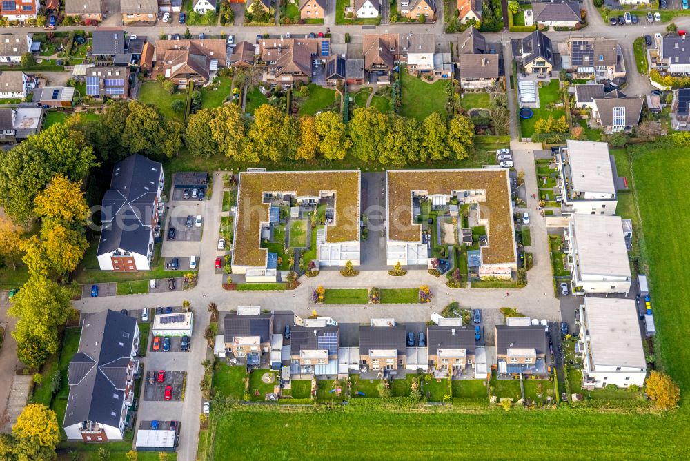 Hamminkeln from above - Residential construction site with multi-family housing development- on the Wohnen on Alten Sportplatz on Bruener Strasse in Hamminkeln in the state North Rhine-Westphalia, Germany