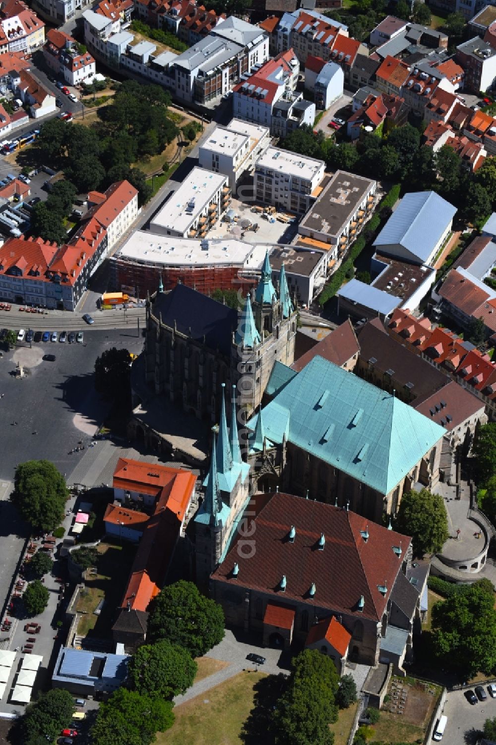 Erfurt from the bird's eye view: Residential construction site with multi-family housing development- on Domstrasse - An den Graden in the district Zentrum in Erfurt in the state Thuringia, Germany