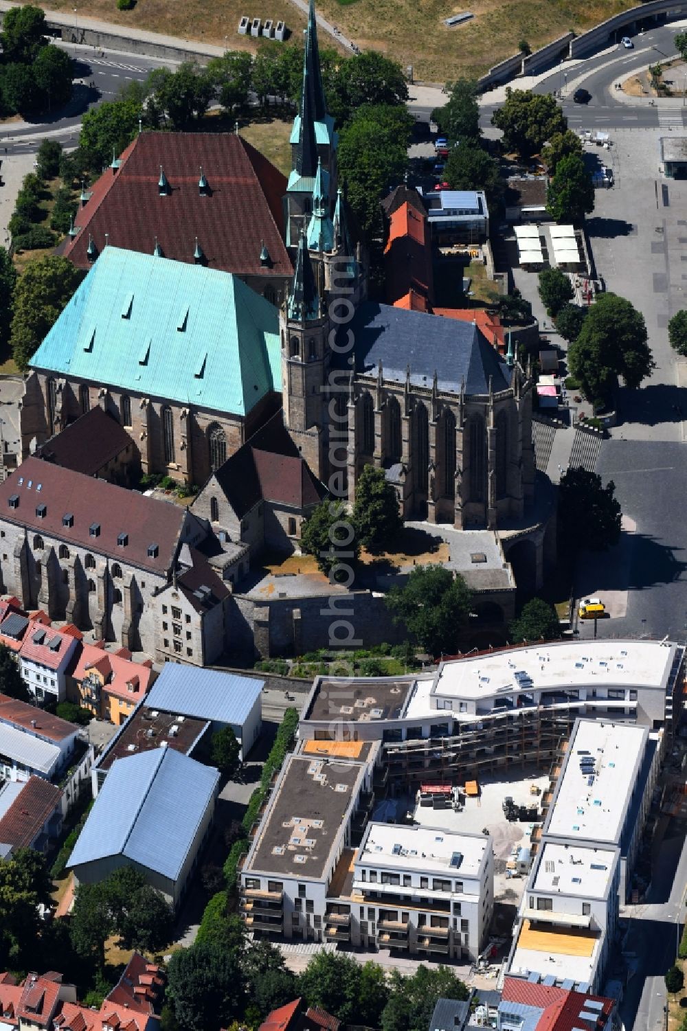 Erfurt from above - Residential construction site with multi-family housing development- on Domstrasse - An den Graden in the district Zentrum in Erfurt in the state Thuringia, Germany