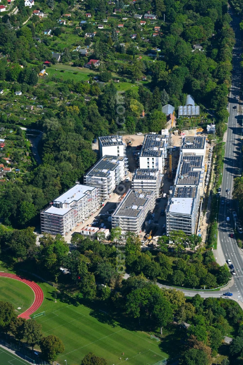 Jena from the bird's eye view: Residential construction site with multi-family housing development- Wohnungsbauprojekt Erlenhoefe of WG Carl Zeiss eG on street Karl-Liebknecht-Strasse in Jena in the state Thuringia, Germany