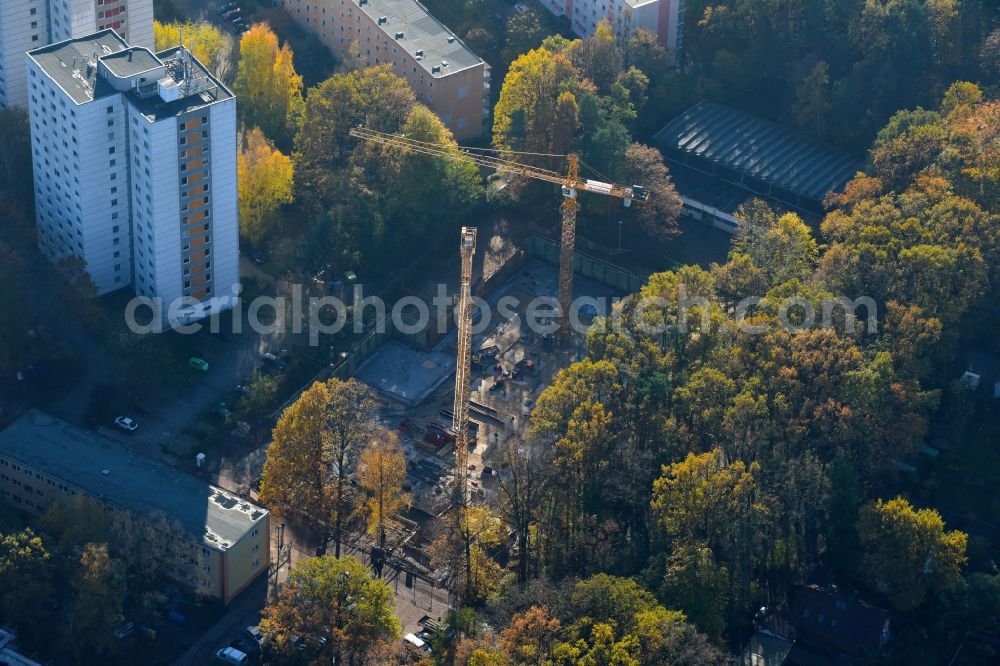 Potsdam from above - Residential construction site with multi-family housing development- on the Zum Kahleberg corner Zum Jagenstein in the district Waldstadt in Potsdam in the state Brandenburg, Germany