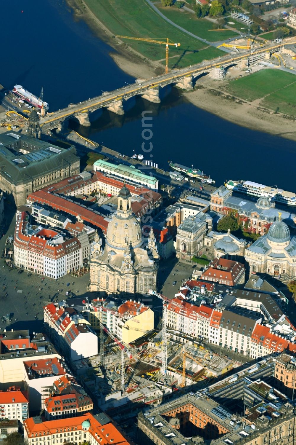 Dresden from the bird's eye view: Construction site residential area Quartier Hoym in Dresden in the state of Saxony, Germany