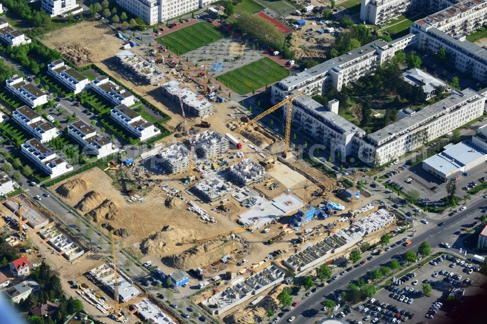 Aerial photograph Berlin - Construction site and residential area Steglitzer ParkQuartier in the Lichterfelde part of the district of Steglitz-Zehlendorf in Berlin. New multi-family homes and estates are being developed on the site of the Square of the US-Berlin-Brigades which is surrounded by woods, green areas and playgrounds. It is developed by the Swedish Construction and Real Estate Company NCC AB