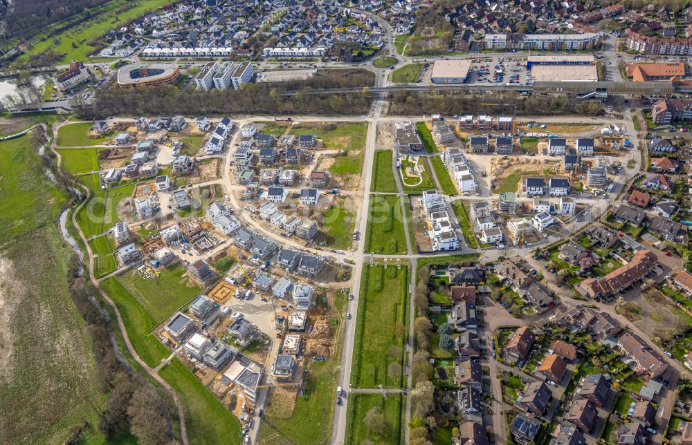 Aerial photograph Duisburg - residential area construction site of a mixed development with multi-family houses and single-family houses- New building at the Am Alten Angerbach in Duisburg at Ruhrgebiet in the state North Rhine-Westphalia, Germany