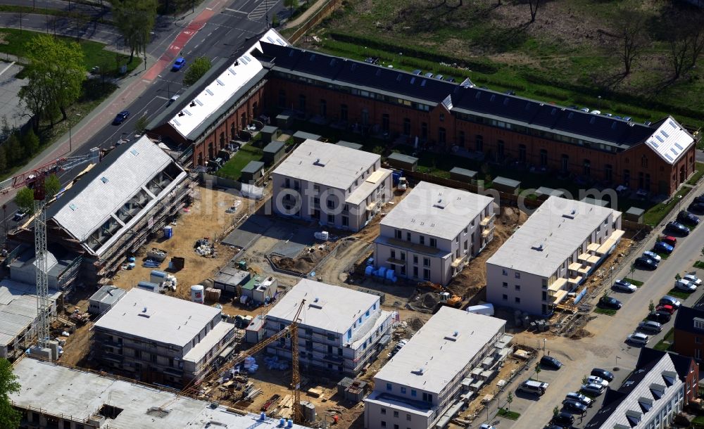 Aerial image Potsdam - Baustelle Wohnneubau Mehrfamilienhäuser Kaiser-Wilhelm-Karree in Potsdam im Bundesland Brandenburg. Auf dem ehemaligen Kasernen - Gelände einer ehemaligen preußischen Kaserne in der Jägervorstadt an der Pappelallee entsteht durch die Wohnungsbaugesellschaft m.b.H. Th. Semmelhaack eine Mehrfamilienhaus - Wohnanlage mit Eigentumswohnungen.// Residential new construction multi-family homes Kaiser Wilhelm Square in Potsdam in Brandenburg.