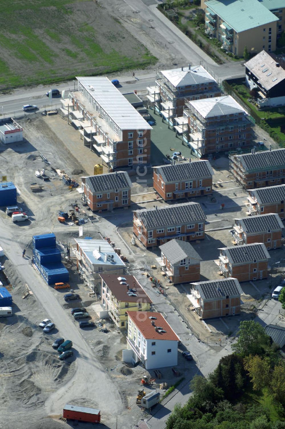 Aerial image Garching - Baustelle des Wohnneubaugebietes am Professor-Angermair-Ring / Mühlfeldweg in Garching bei München. Ein Projekt der Concept Bau - Premier GmbH.