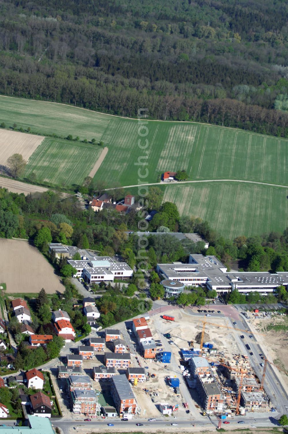 Aerial image Garching - Baustelle des Wohnneubaugebietes am Professor-Angermair-Ring / Mühlfeldweg in Garching bei München. Ein Projekt der Concept Bau - Premier GmbH.