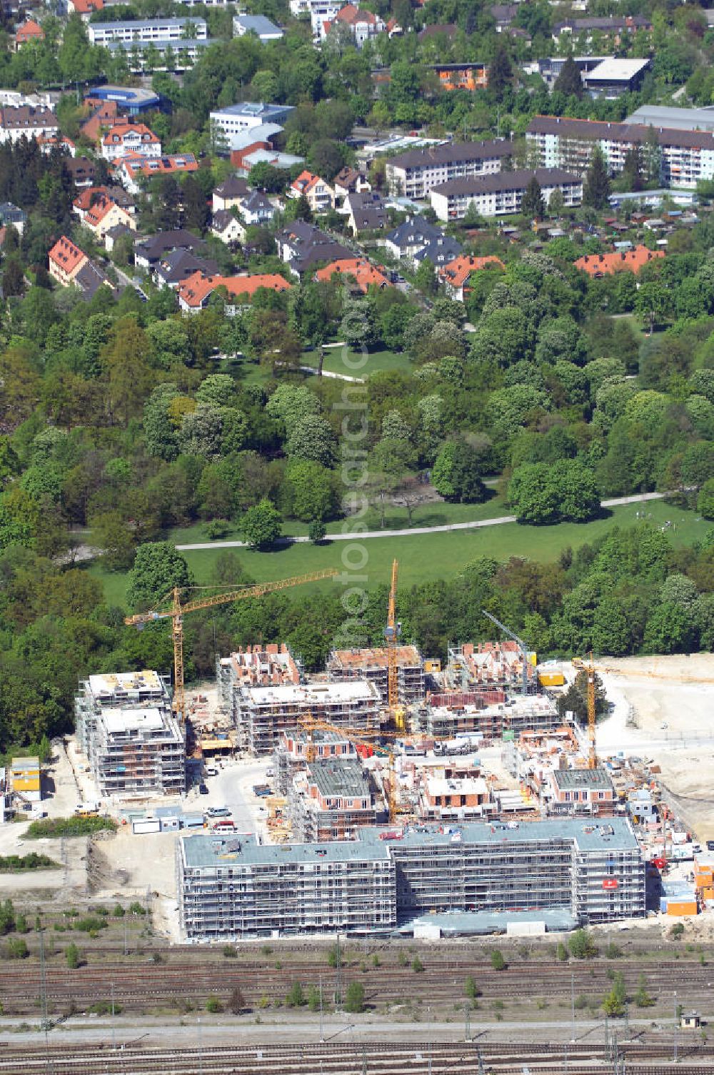 Aerial photograph München - Baustelle des Wohnneubaugebietes Wotan- Winfriedstrasse am Hirchgarten der Concept Bau - Premier GmbH.