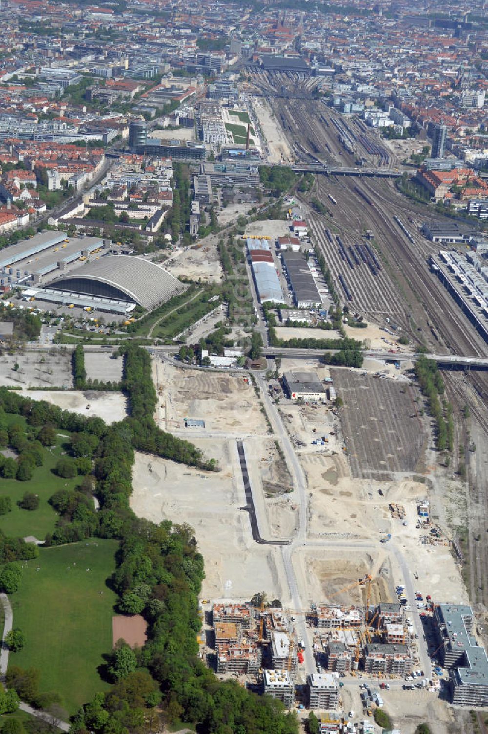 München from above - Baustelle des Wohnneubaugebietes Wotan- Winfriedstrasse am Hirchgarten der Concept Bau - Premier GmbH.