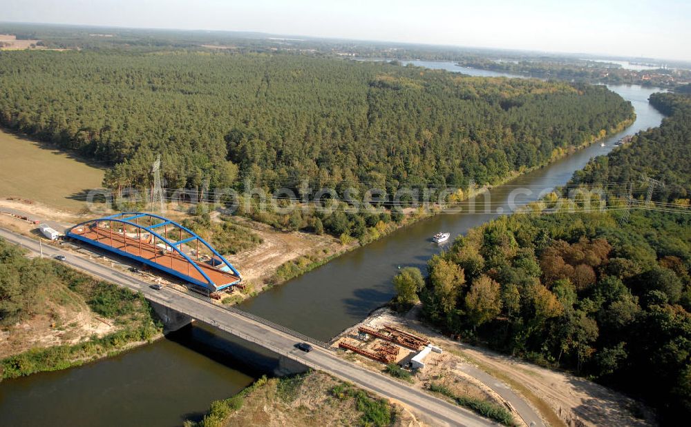 Aerial photograph Wusterwitz - Blick auf die Baustelle des Neubau der Wusterwitzer Straßenbrücke. Die Brücke wurde im Jahr 2008/2009 erbaut und überführt den Elbe-Havel-Kanal bei km 377,713. Ein Projekt des WSV: Wasserstraßen-Neubauamt Magdeburg, 39106 Magdeburg, Tel. +49(0)391 535-0, email: wna-magdeburg@wsv.bund.de