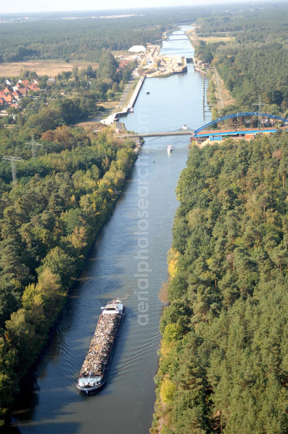 Wusterwitz from the bird's eye view: Blick auf die Baustelle des Neubau der Wusterwitzer Straßenbrücke. Die Brücke wurde im Jahr 2008/2009 erbaut und überführt den Elbe-Havel-Kanal bei km 377,713. Ein Projekt des WSV: Wasserstraßen-Neubauamt Magdeburg, 39106 Magdeburg, Tel. +49(0)391 535-0, email: wna-magdeburg@wsv.bund.de