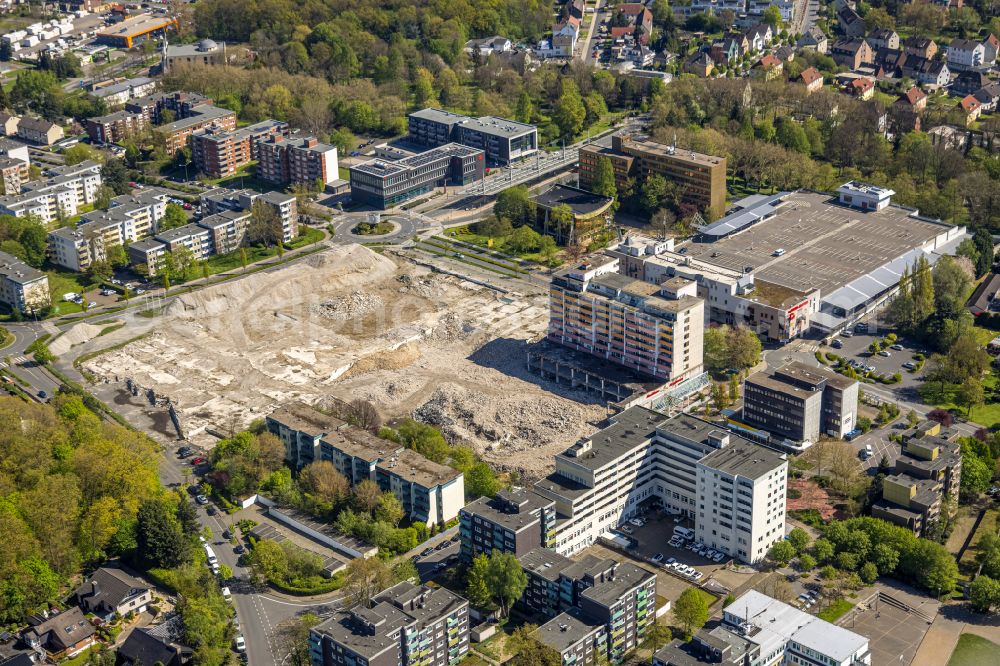 Aerial photograph Bergkamen - Construction site for the demolition of the building complex of the Turmarkaden shopping center on Toeddinghauser Strasse in the district of Weddinghofen in Bergkamen in the Ruhr area in the state of North Rhine-Westphalia, Germany