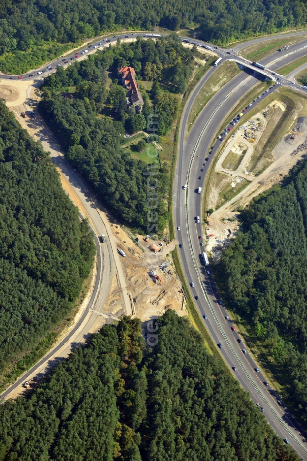 Aerial photograph Stahnsdorf OT Güterfelde - Construction for the expansion and reconstruction of the country's road to L40 bypass Güterfelde in Brandenburg