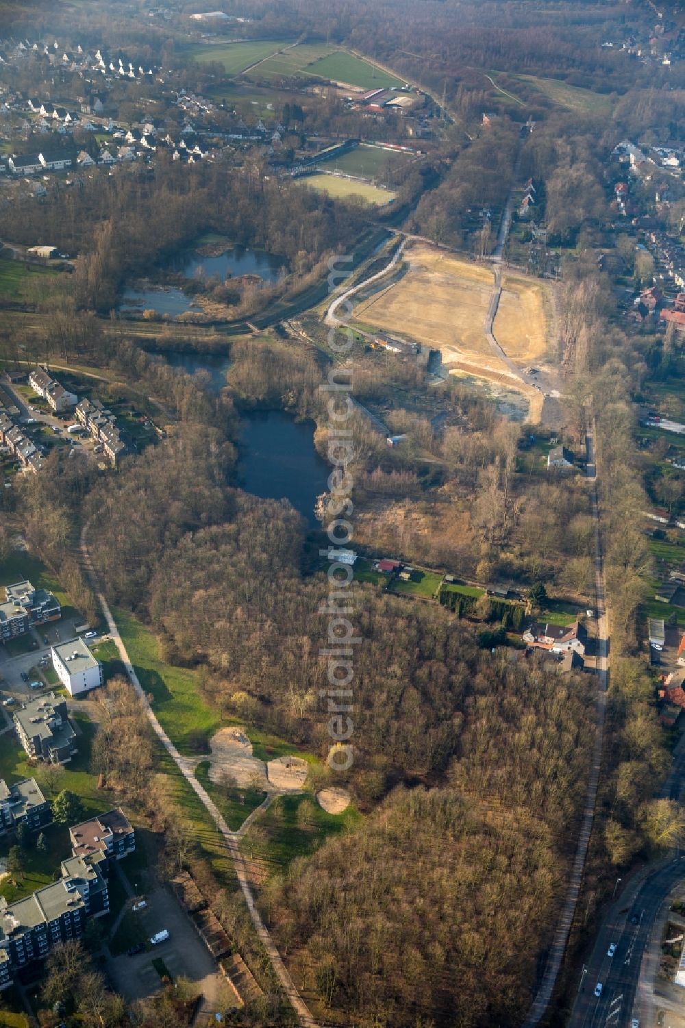 Aerial image Bochum - Flood - retention basin - protective dam construction An den Klaerbrunnen in the district Bochum Mitte in Bochum in the state North Rhine-Westphalia, Germany