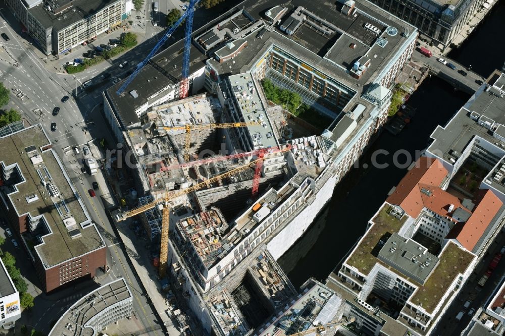 Aerial image Hamburg - Building site of the Residential and commercial building quarter Stadthoefe-Quartier at Stadthausbruecke in the district Neustadt in Hamburg. Involved comanys are Stadthoefe Baugesellschaft mbH & Co. KG, Quantum Immobilien AG, AUG. PRIEN Unternehmensgruppe. Involved architects are David Chipperfield, Architects und Kuehn Malvezzi, Stephen Williams Associates