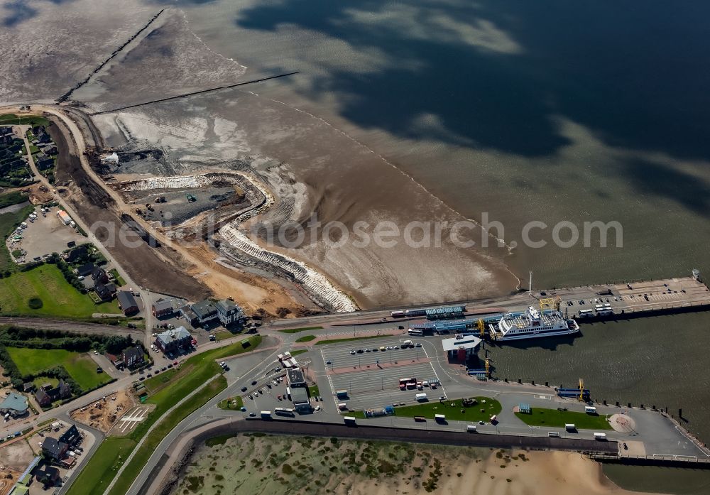 Dagebüll from above - Construction site for the new construction of the dyke protection strip Klimadeich on Dagebueller Koog on the street Am Badedeich in Dagebuell North Friesland in the state Schleswig-Holstein, Germany