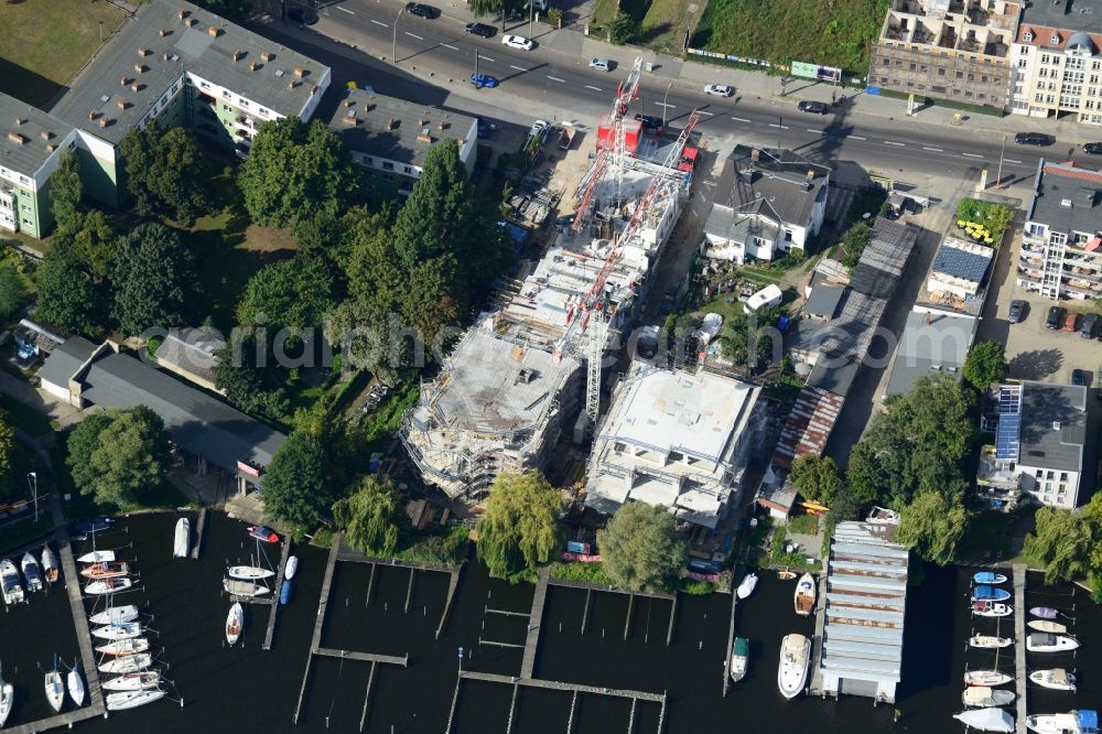 Berlin Köpenick from above - Construction site dhibdechant hoch- und ingenieurbau gmbh- residential construction in the Gruenauerstraße in Köpenick in Berlin