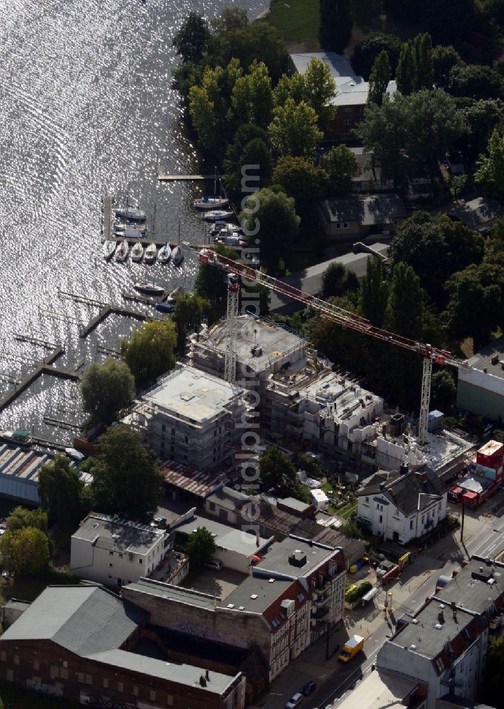 Aerial photograph Berlin Köpenick - Construction site dhibdechant hoch- und ingenieurbau gmbh- residential construction in the Gruenauerstraße in Köpenick in Berlin