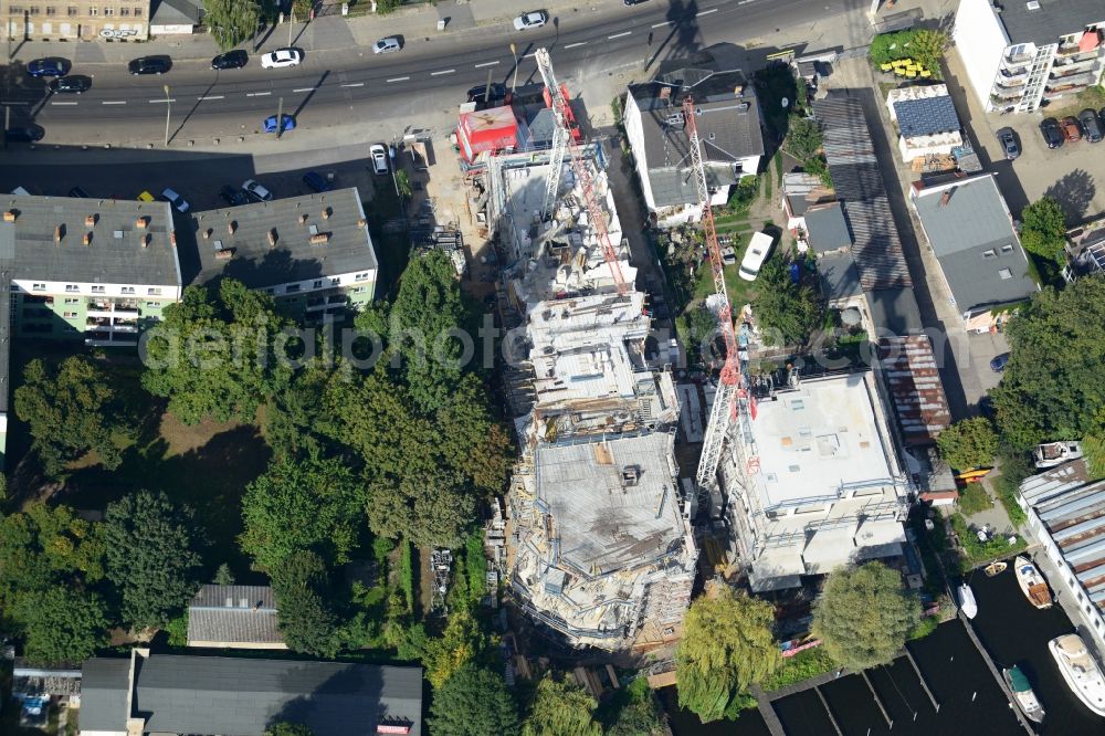 Berlin Köpenick from above - Construction site dhibdechant hoch- und ingenieurbau gmbh- residential construction in the Gruenauerstraße in Köpenick in Berlin