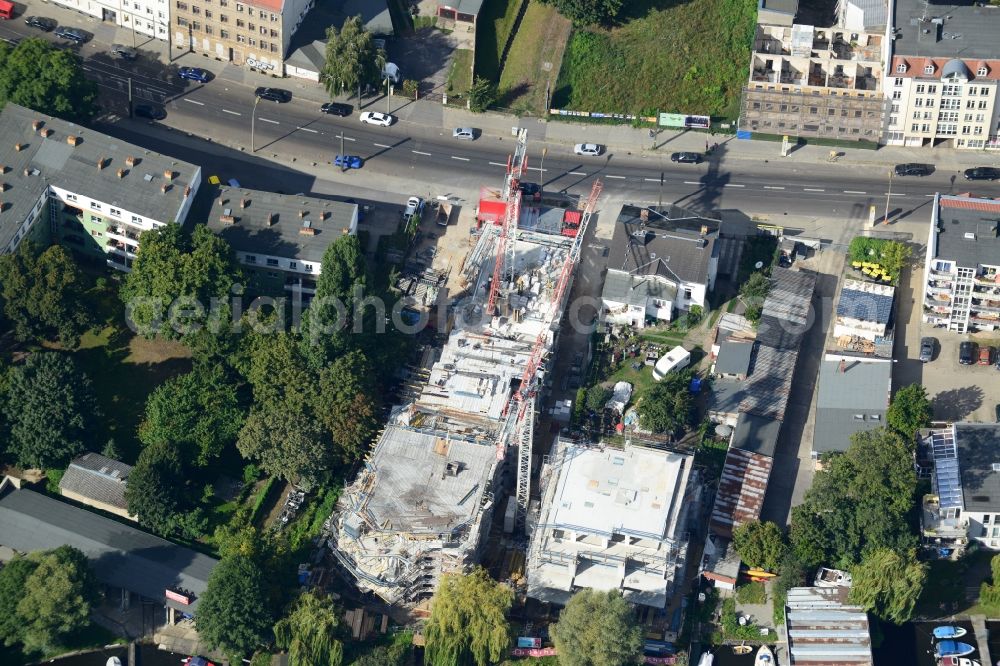 Aerial image Berlin Köpenick - Construction site dhibdechant hoch- und ingenieurbau gmbh- residential construction in the Gruenauerstraße in Köpenick in Berlin