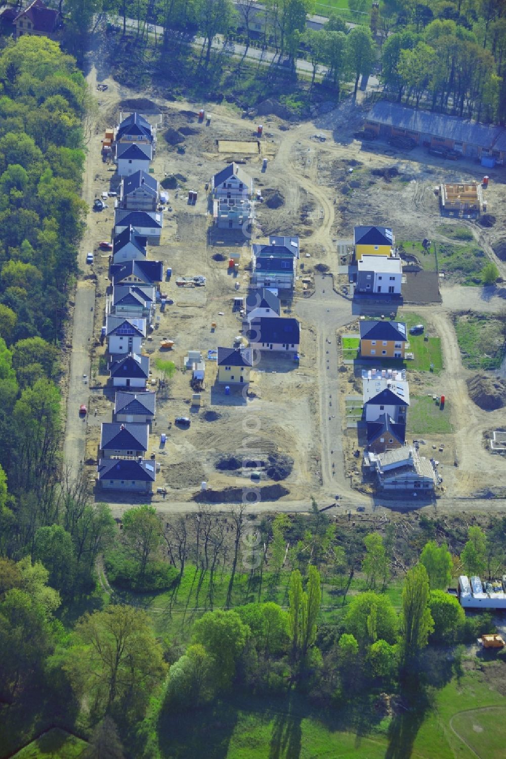 Aerial photograph Hoppegarten - Construction site to house New to the Rennbahnallee to the federal road B1 in Dahlwitz-Hoppegarten in Brandenburg