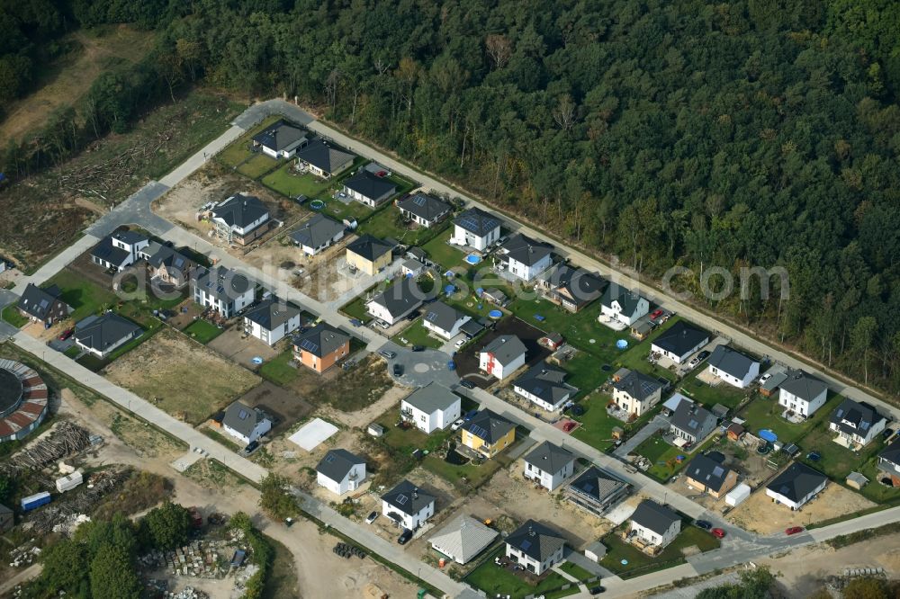 Aerial photograph Hoppegarten - Construction site to house settlement Rennbahnallee in Dahlwitz-Hoppegarten in Brandenburg