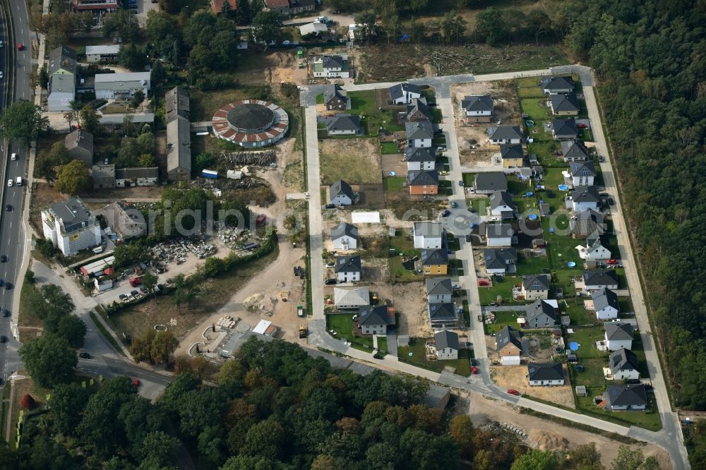 Aerial photograph Hoppegarten - Construction site to house settlement Rennbahnallee in Dahlwitz-Hoppegarten in Brandenburg