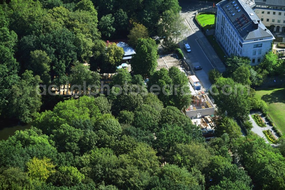 Aerial photograph Berlin - Construction site for the expansion of the new open-air restaurant on Lichtensteinallee in the district Tiergarten in Berlin, Germany