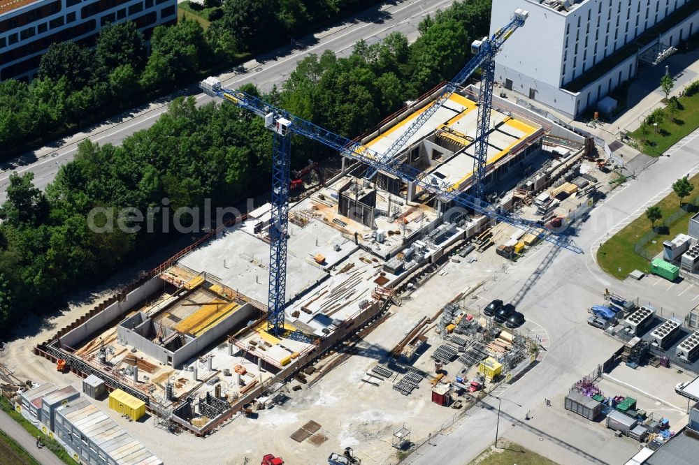 München from the bird's eye view: Residential construction site with multi-family housing development- on the on Domagkstrasse in the district Schwabing-Freimann in Munich in the state Bavaria, Germany