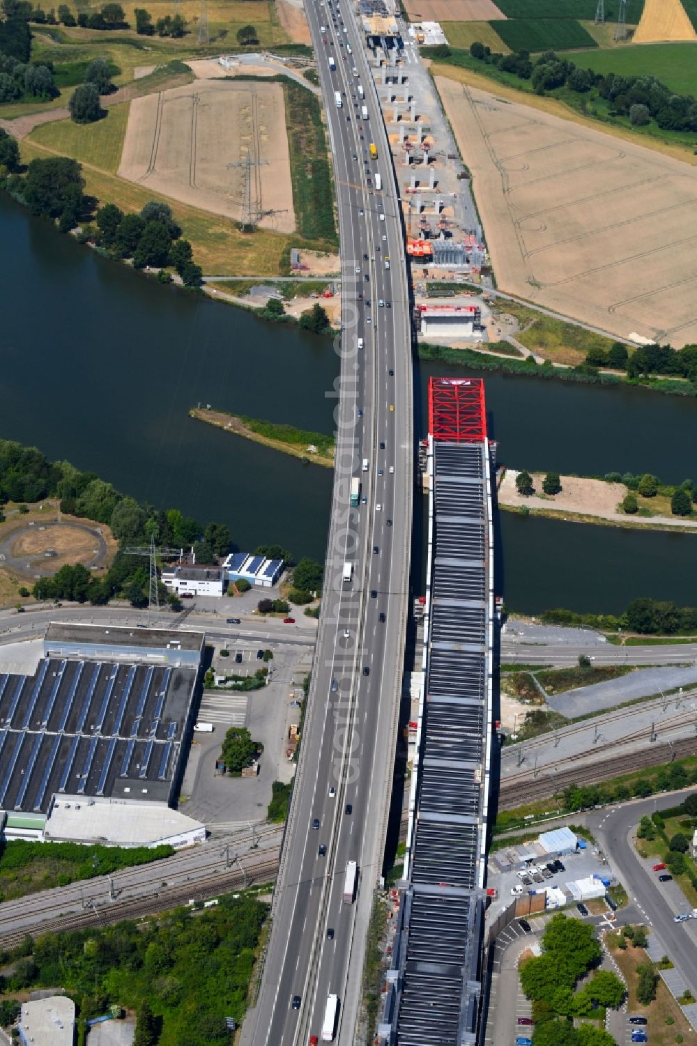 Aerial photograph Heilbronn - New construction of the Highway - motorway bridge of the Neckartalbruecke of BAB A6 in Heilbronn in the state Baden-Wurttemberg, Germany