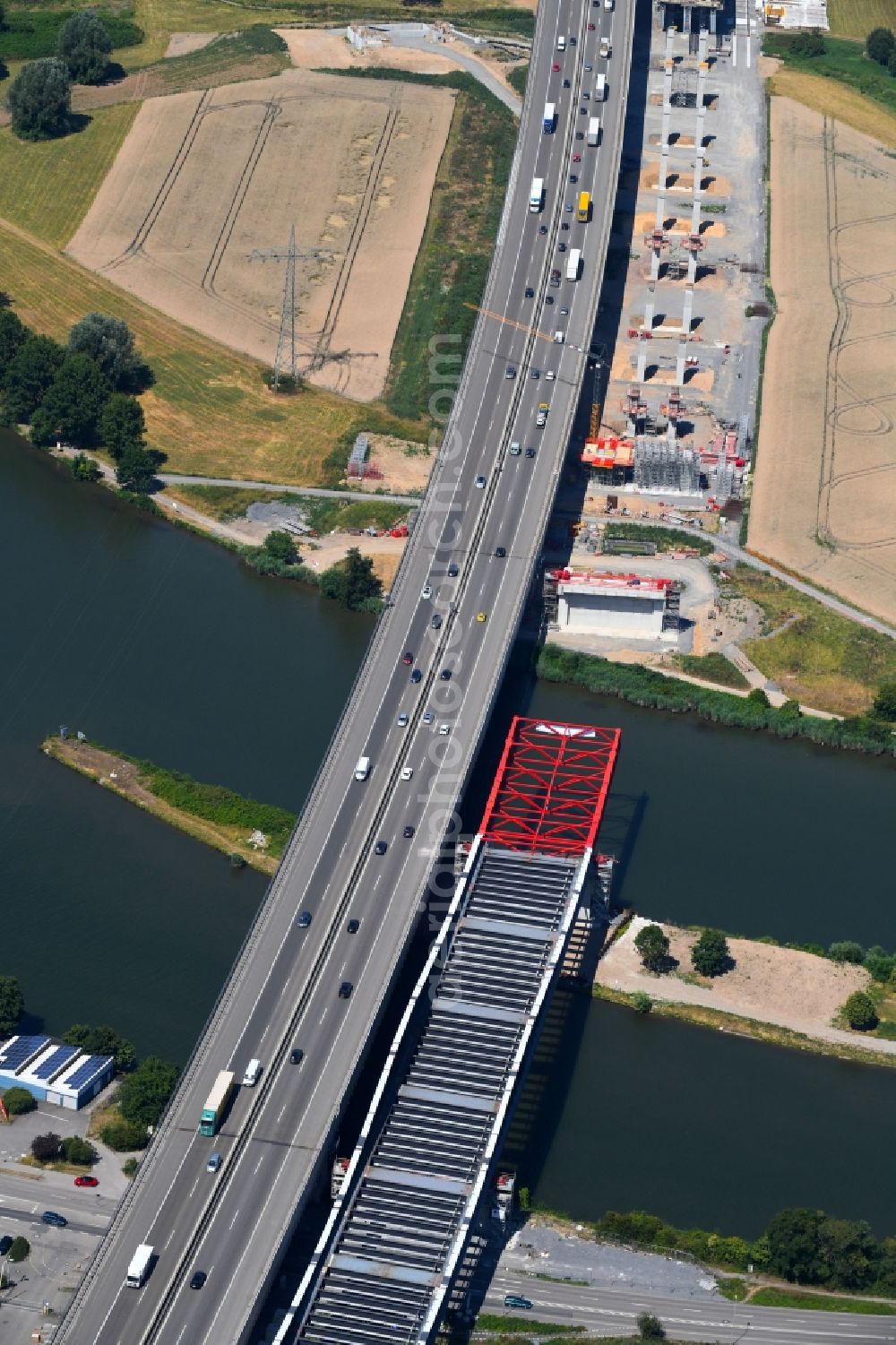 Heilbronn from the bird's eye view: New construction of the Highway - motorway bridge of the Neckartalbruecke of BAB A6 in Heilbronn in the state Baden-Wurttemberg, Germany