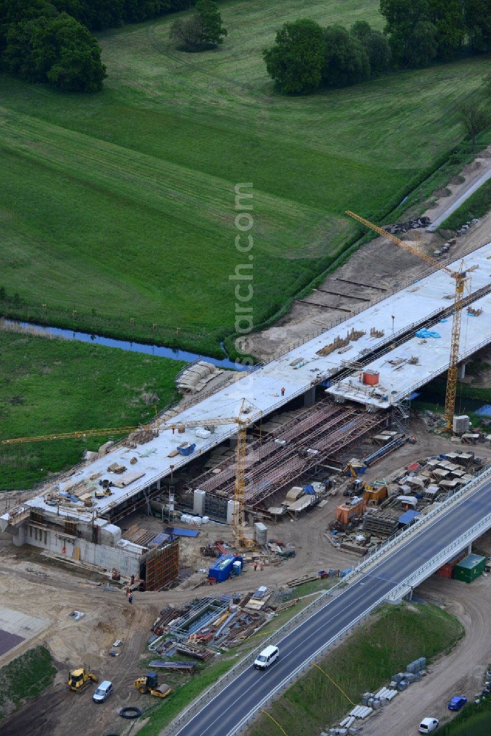 Aerial photograph Karstädt - Highway - motorway bridge of the A 14 in Order of DEGES Deutsche Einheit Fernstrassenplanungs- and -Bau GmbH by Johann Bunte Bauunternehmung GmbH & Co. KG in the district Garlin in Karstaedt in the state Brandenburg, Germany