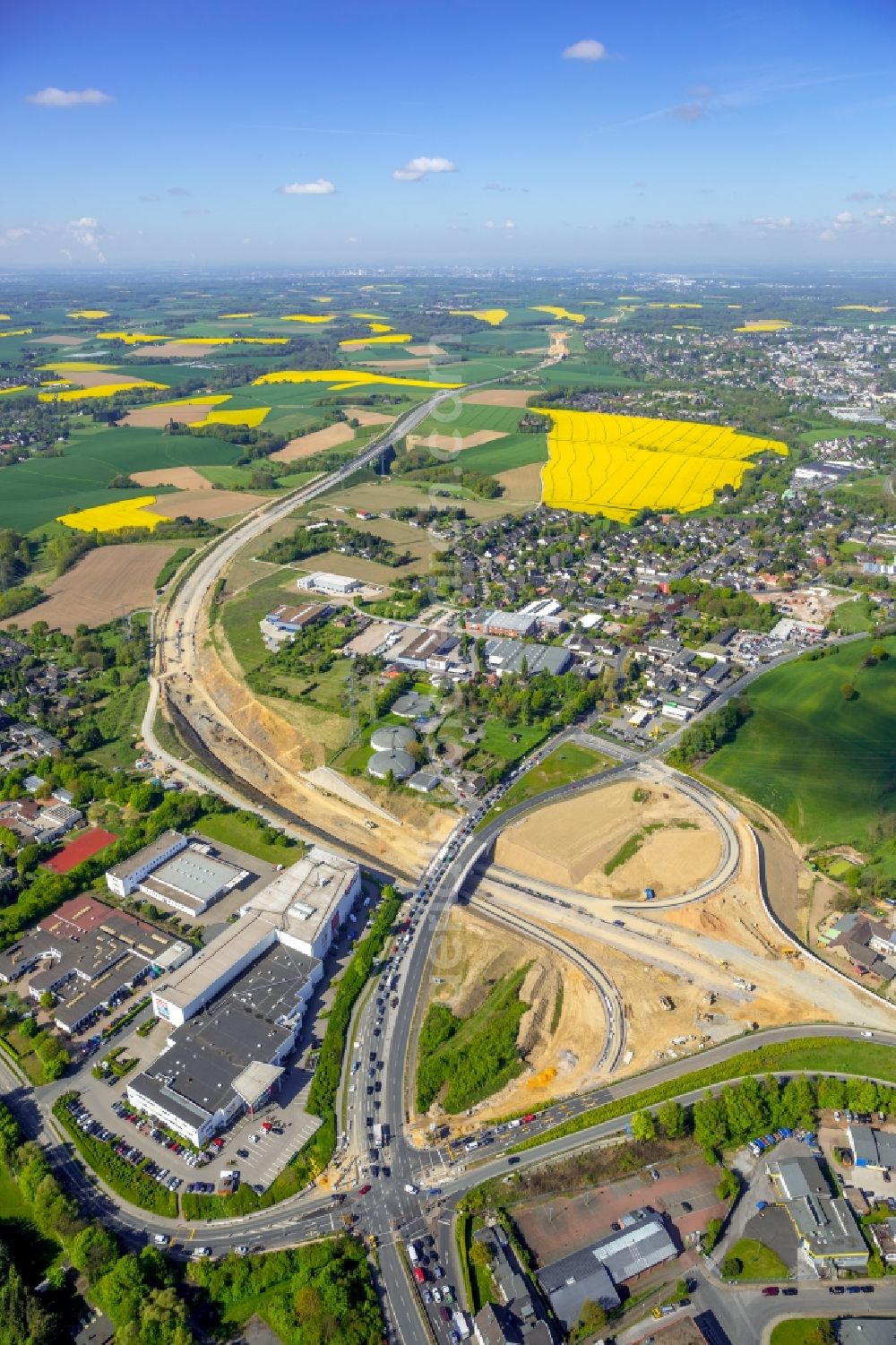 Velbert from above - New construction site of the autobahn course of the BAB A44 to federal street B227 in the district Hetterscheidt in Velbert in the state North Rhine-Westphalia